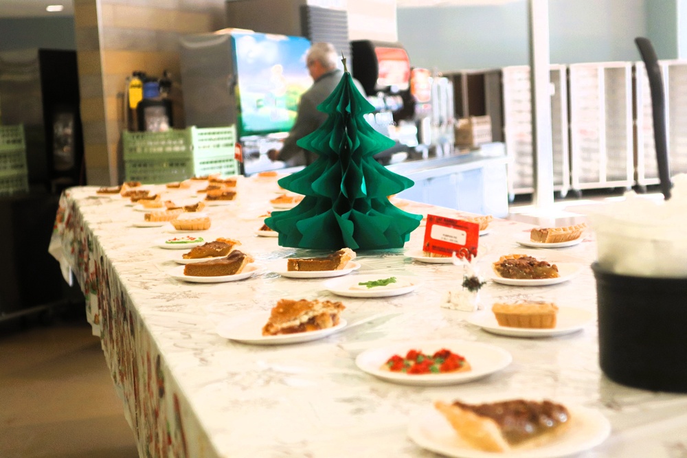 Fort McCoy Garrison leaders support special 2025 dining facility holiday meal for installation team