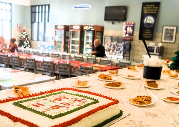 Fort McCoy Garrison leaders support special 2025 dining facility holiday meal for installation team