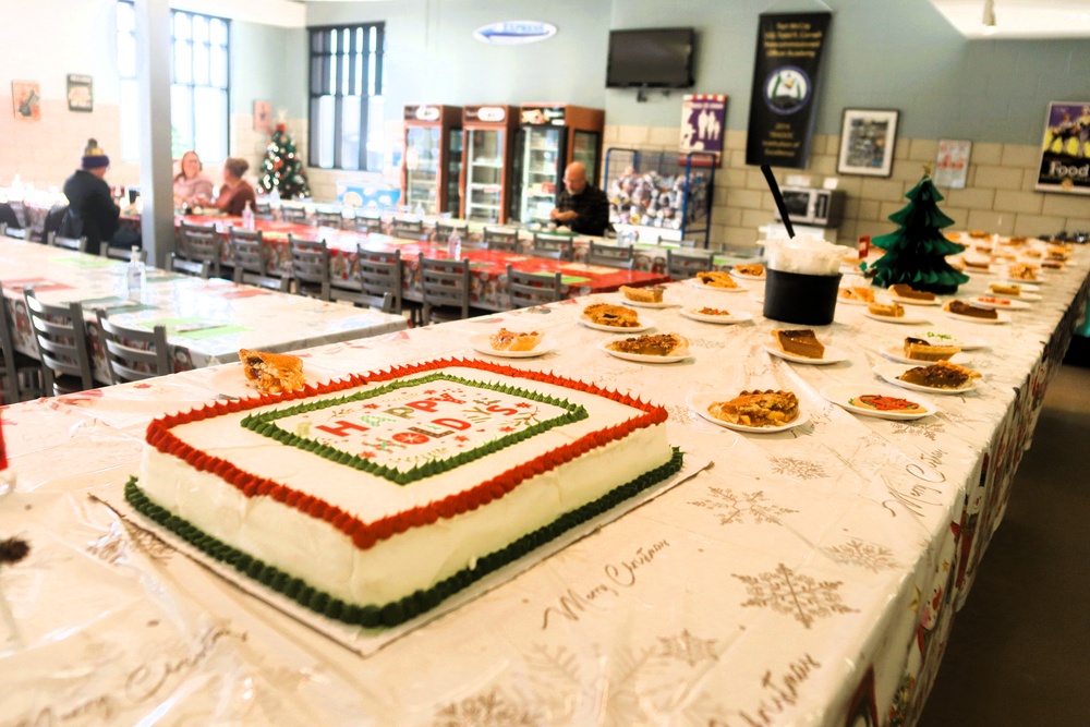 Fort McCoy Garrison leaders support special 2025 dining facility holiday meal for installation team