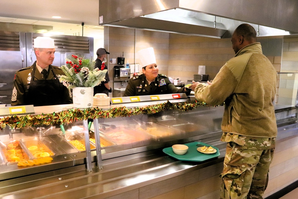 Fort McCoy Garrison leaders support special 2025 dining facility holiday meal for installation team