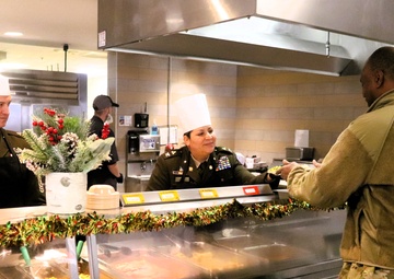 Fort McCoy Garrison leaders support special 2025 dining facility holiday meal for installation team