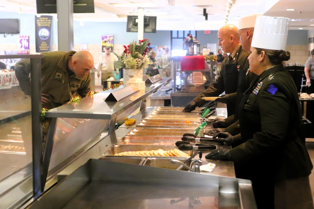 Fort McCoy Garrison leaders support special 2025 dining facility holiday meal for installation team
