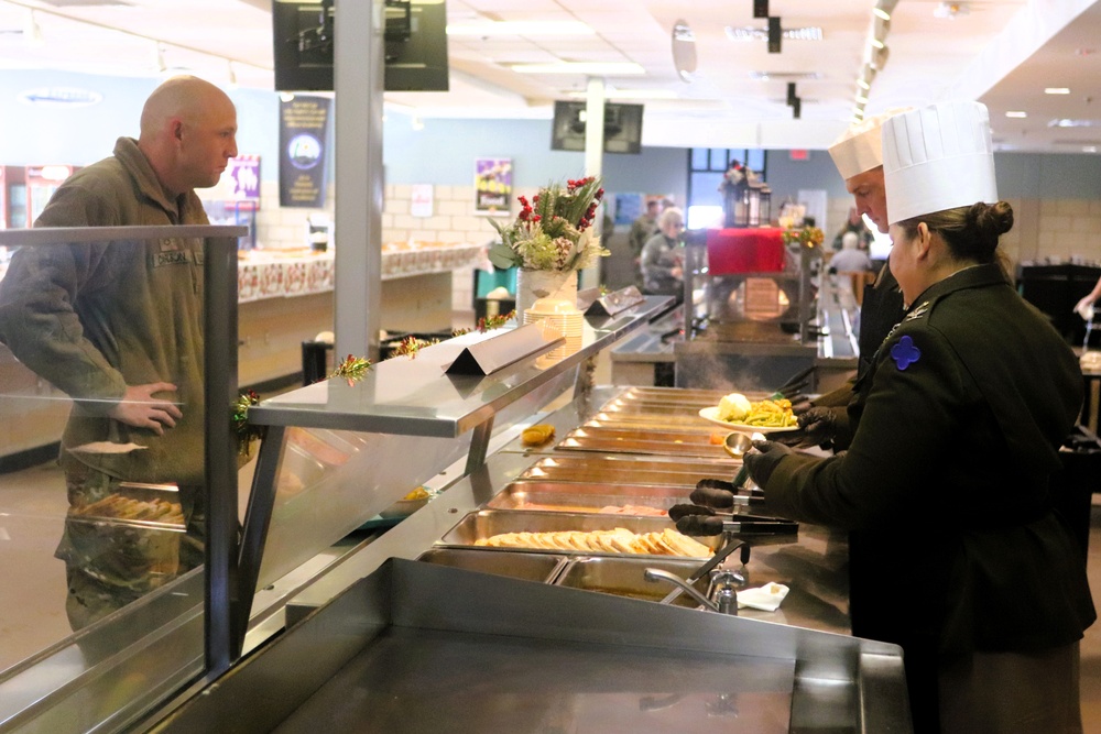 Fort McCoy Garrison leaders support special 2025 dining facility holiday meal for installation team