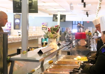 Fort McCoy Garrison leaders support special 2025 dining facility holiday meal for installation team
