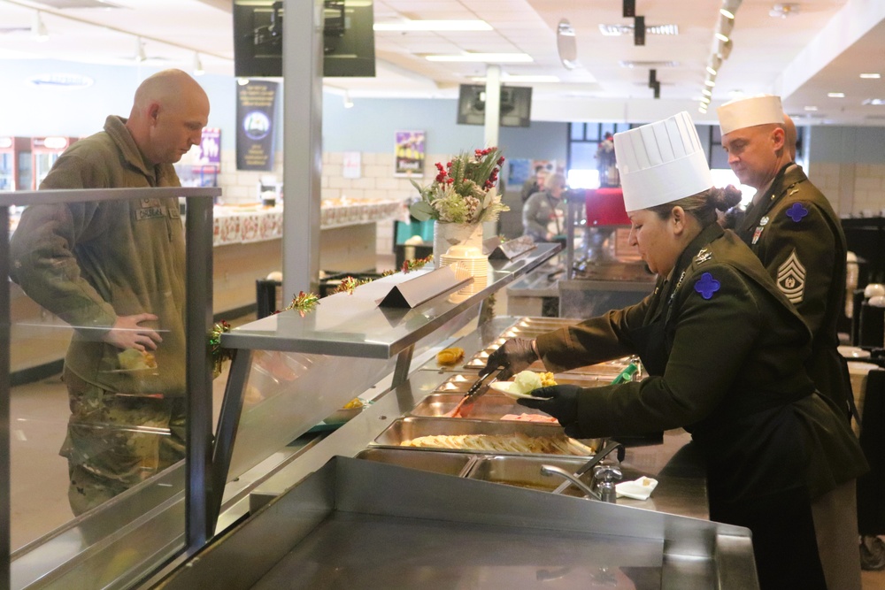 Fort McCoy Garrison leaders support special 2025 dining facility holiday meal for installation team