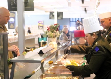 Fort McCoy Garrison leaders support special 2025 dining facility holiday meal for installation team