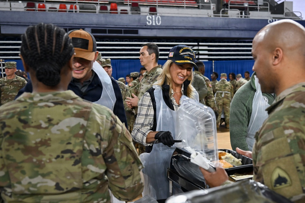 Secretary of War Serves National Guardsmen a Thanksgiving Meal