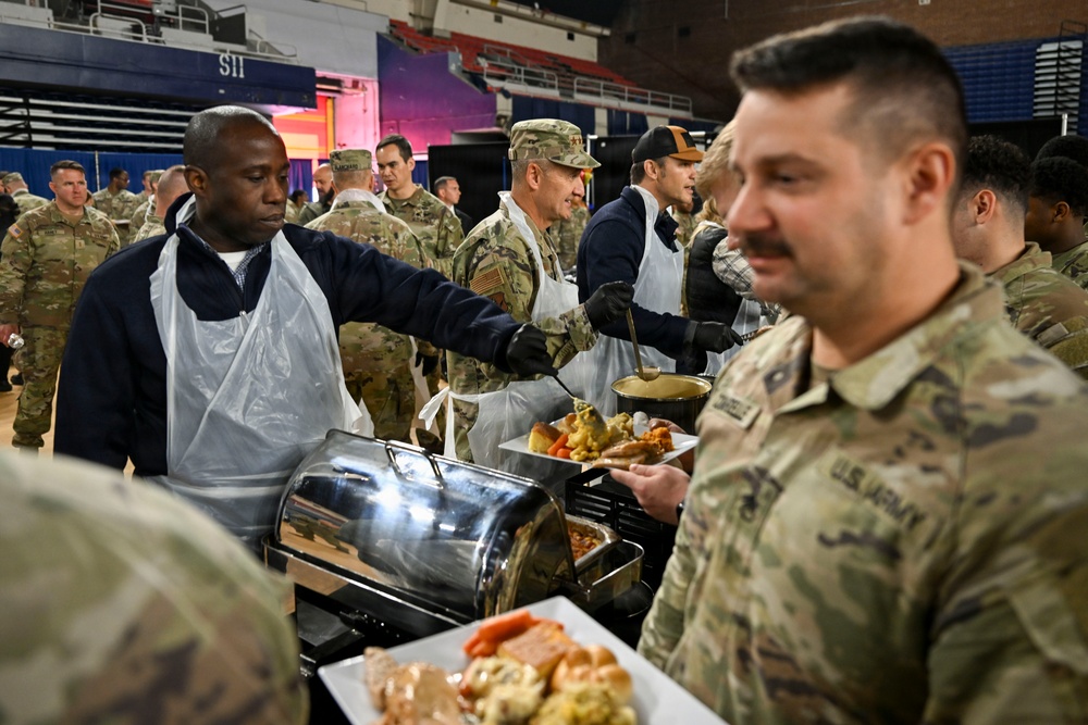 Secretary of War Serves National Guardsmen a Thanksgiving Meal