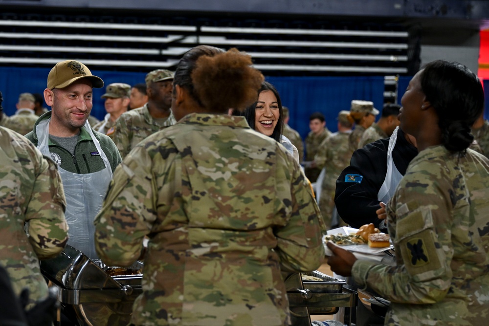Secretary of War Serves National Guardsmen a Thanksgiving Meal