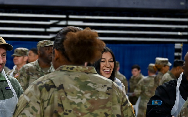 Secretary of War Serves National Guardsmen a Thanksgiving Meal