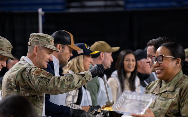 Secretary of War Serves National Guardsmen a Thanksgiving Meal