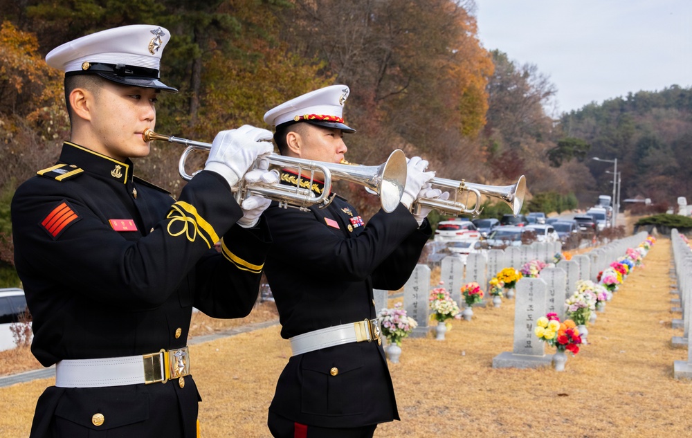MARFORK attends a memorial ceremony for the Bombardment of Yeonpyeong