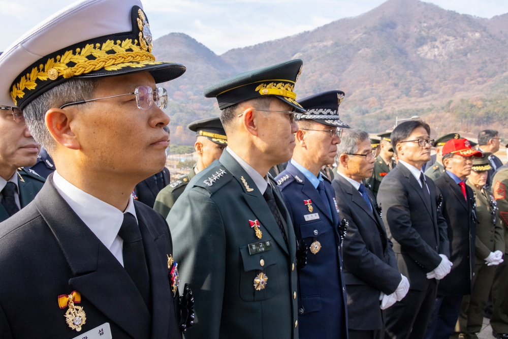 MARFORK attends a memorial ceremony for the Bombardment of Yeonpyeong