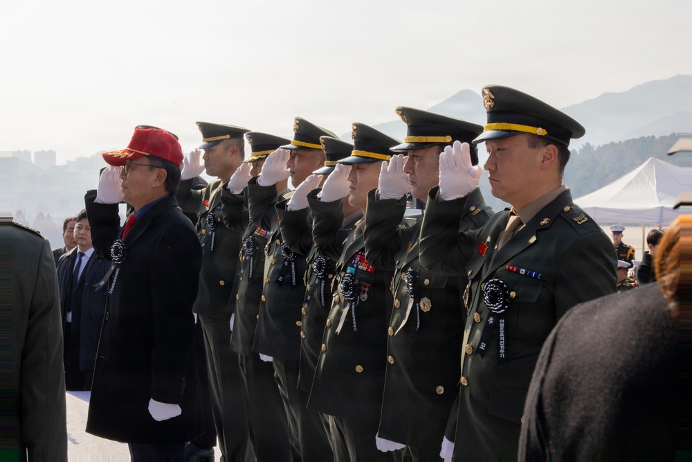 MARFORK attends a memorial ceremony for the Bombardment of Yeonpyeong