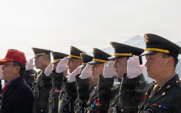 MARFORK attends a memorial ceremony for the Bombardment of Yeonpyeong