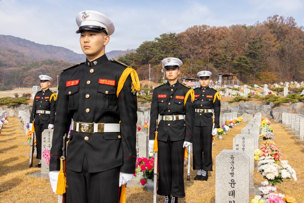 MARFORK attends a memorial ceremony for the Bombardment of Yeonpyeong