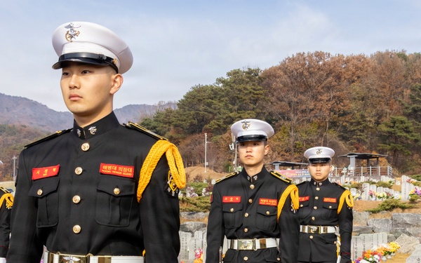 MARFORK attends a memorial ceremony for the Bombardment of Yeonpyeong