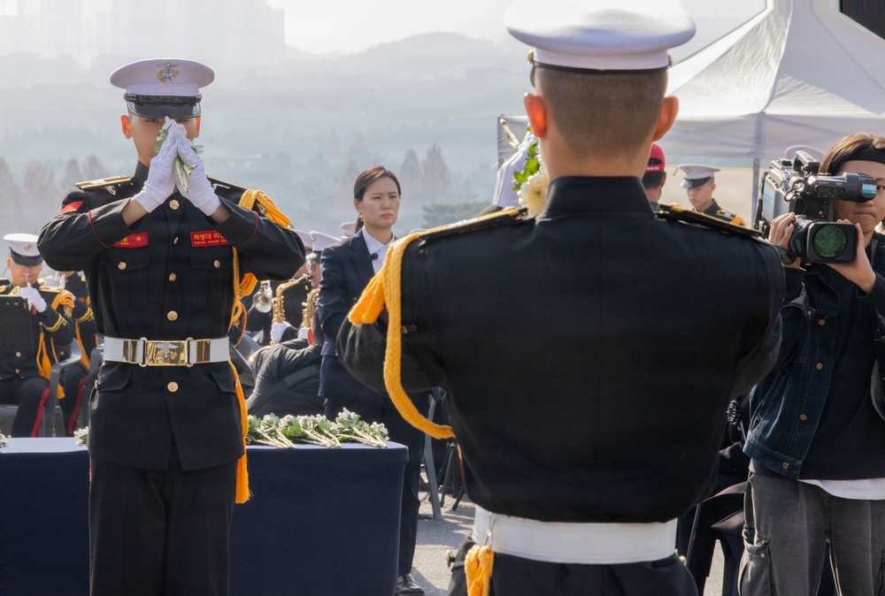 MARFORK attends a memorial ceremony for the Bombardment of Yeonpyeong