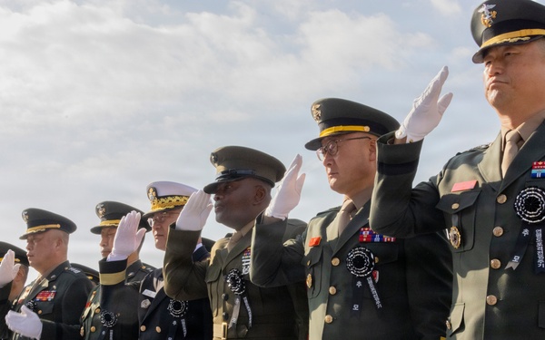 MARFORK attends a memorial ceremony for the Bombardment of Yeonpyeong