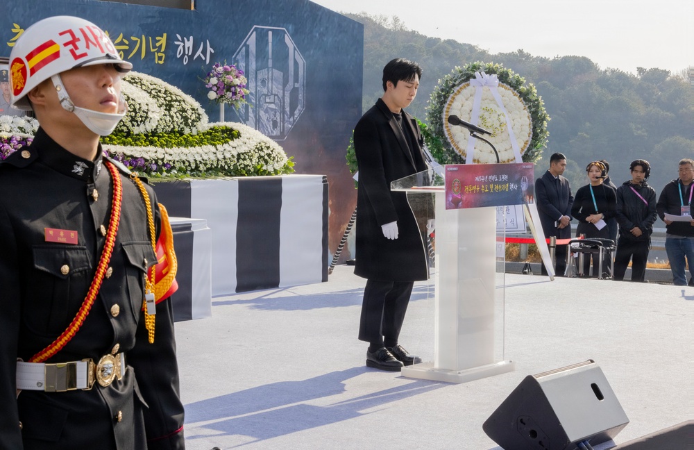 MARFORK attends a memorial ceremony for the Bombardment of Yeonpyeong