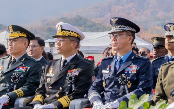 MARFORK attends a memorial ceremony for the Bombardment of Yeonpyeong