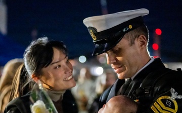 USS John Finn returns to Yokosuka following patrol