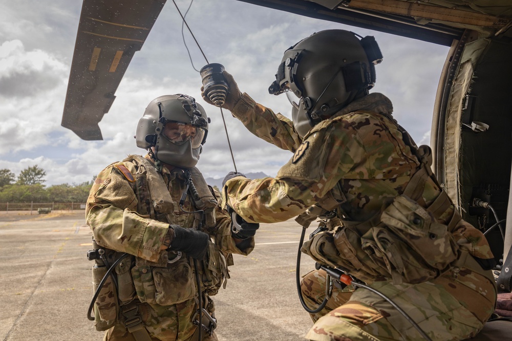 25th CAB Trains with Air Force 15th Medical Group