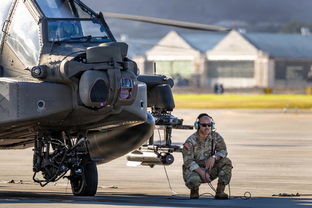 25th CAB Conducts AH-64 Apache Air Assault Operation