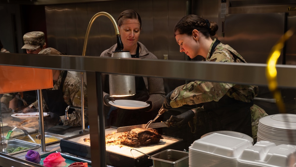 Team Osan leaders join Airmen for holiday meal