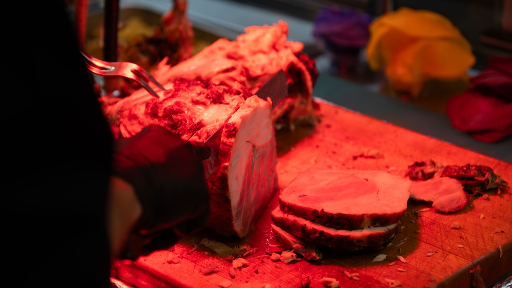 Team Osan leaders join Airmen for holiday meal