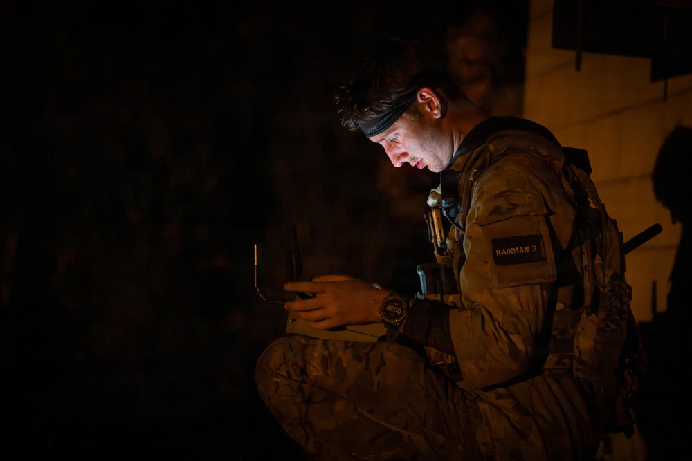 25th ID Conducts Night Operations