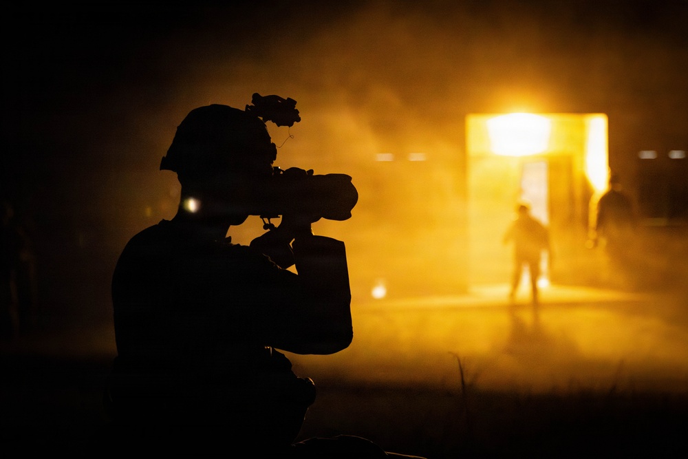 25th ID Conducts Night Operations