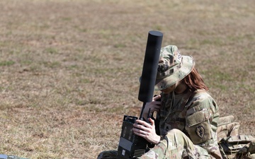 25th CAB HHC Sets up a Tactical Operations Center