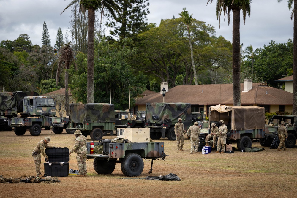 25th CAB HHC Sets up a Tactical Operations Center