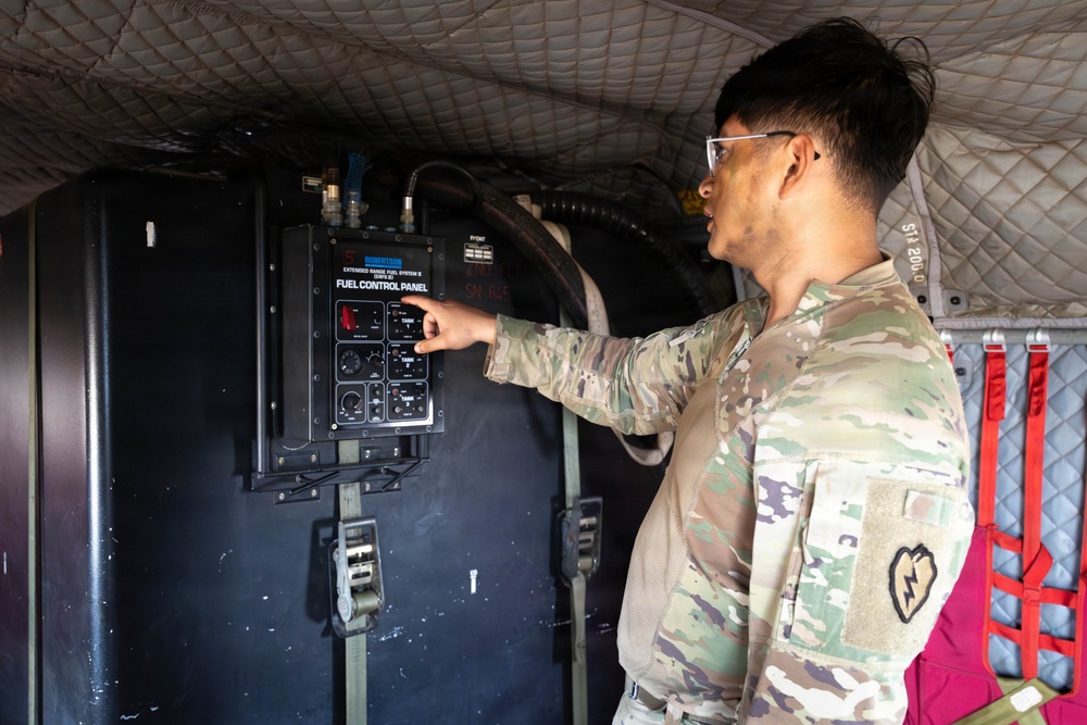 25th CAB HHC Sets up a Tactical Operations Center
