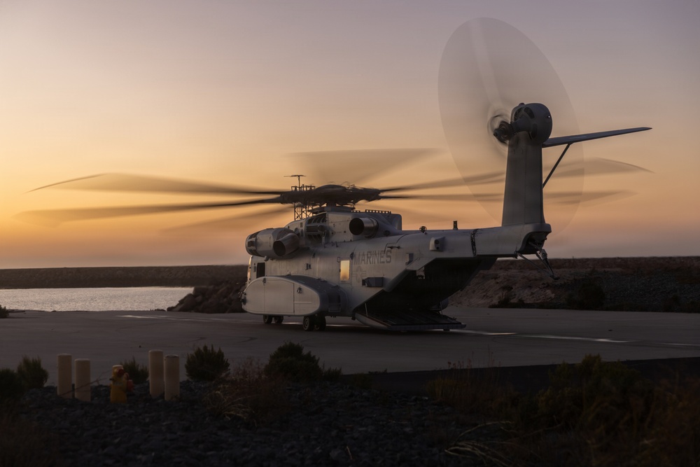 1st Recon Bn., VMX-1 conduct night helocast using CH-53K