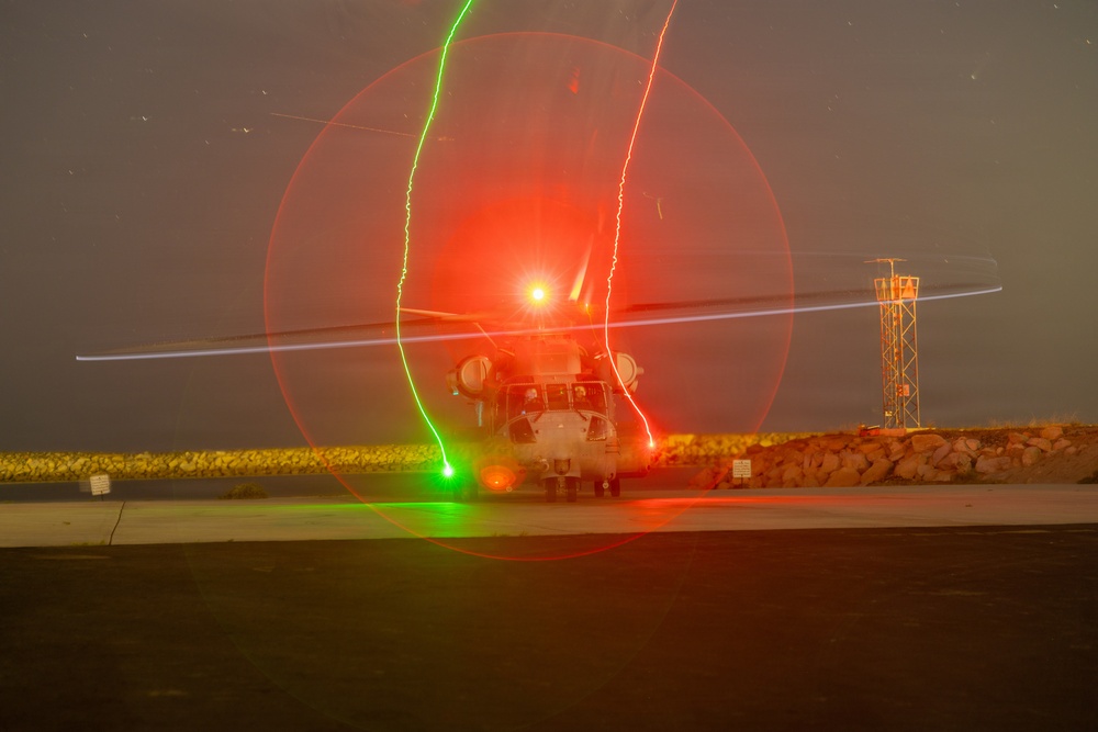1st Recon Bn., VMX-1 conduct night helocast using CH-53K