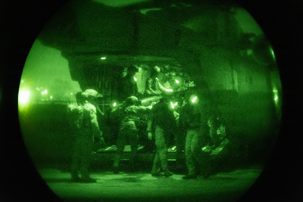 1st Recon Bn., VMX-1 conduct night helocast using CH-53K