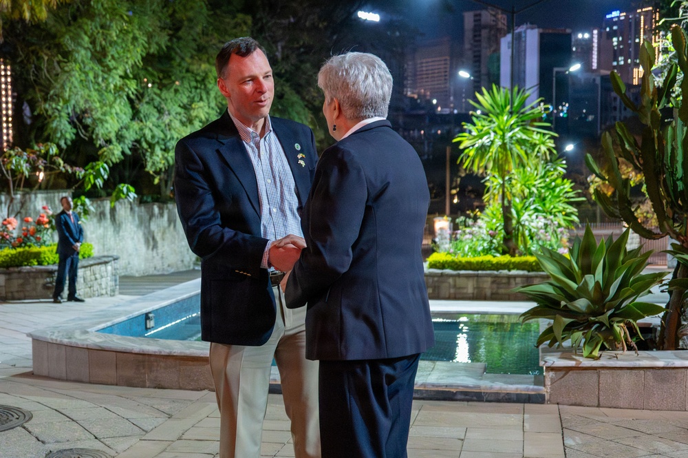 Gen. Dagvin Anderson speaks with Ambassador Stephanie Sullivan, U.S. ambassador to the African Union