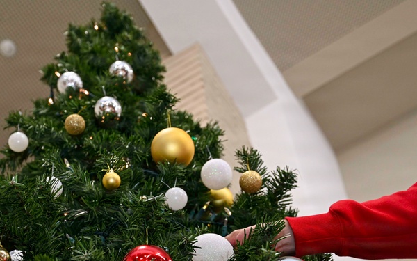 NAVSTA Rota Chapel Christmas decorating