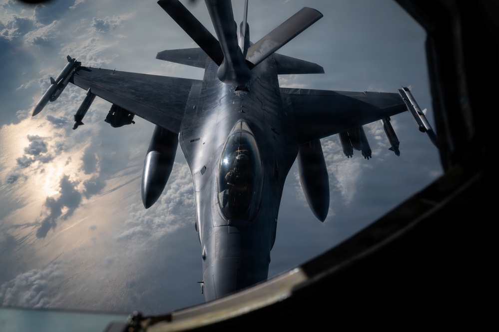 F-16C Fighting Falcon Refueled