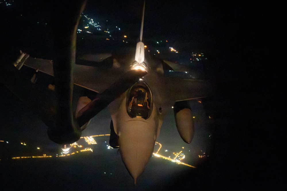 F-16C Fighting Falcon Refueled