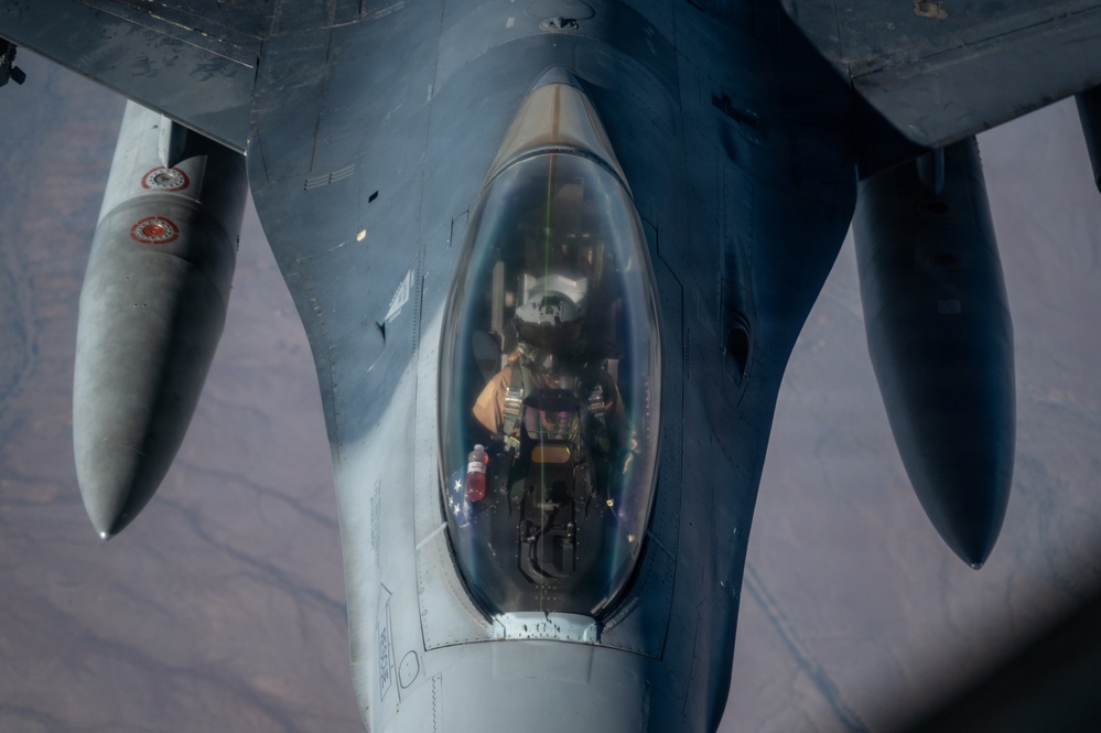 F-16C Fighting Falcon Refueled
