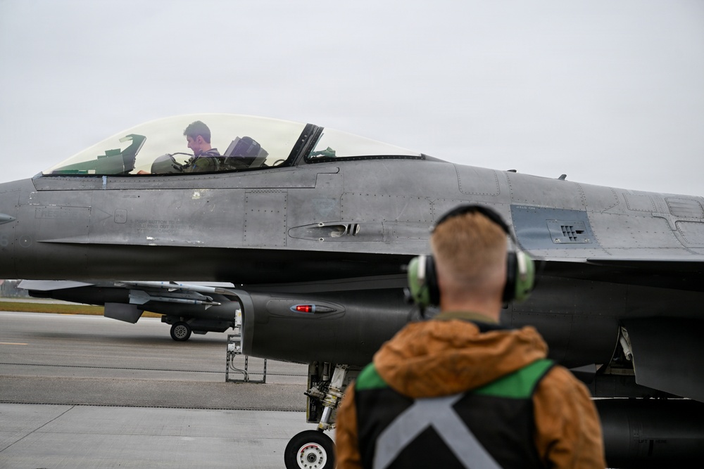 Sustaining Airpower: 510 FS/FGS Hot-Pit Refueling