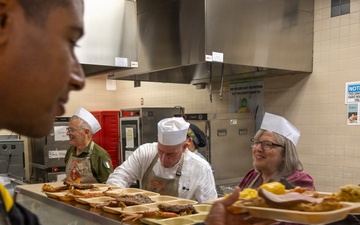 Green family serves Thanksgiving dinner to trainees