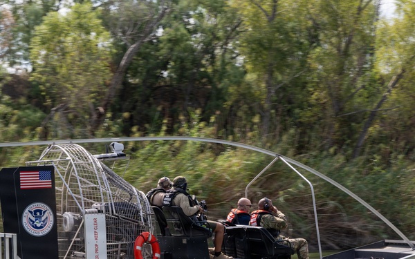 Coast Guard Atlantic Area Commander visits Coast Guard, U.S. Border Patrol personnel at southern border