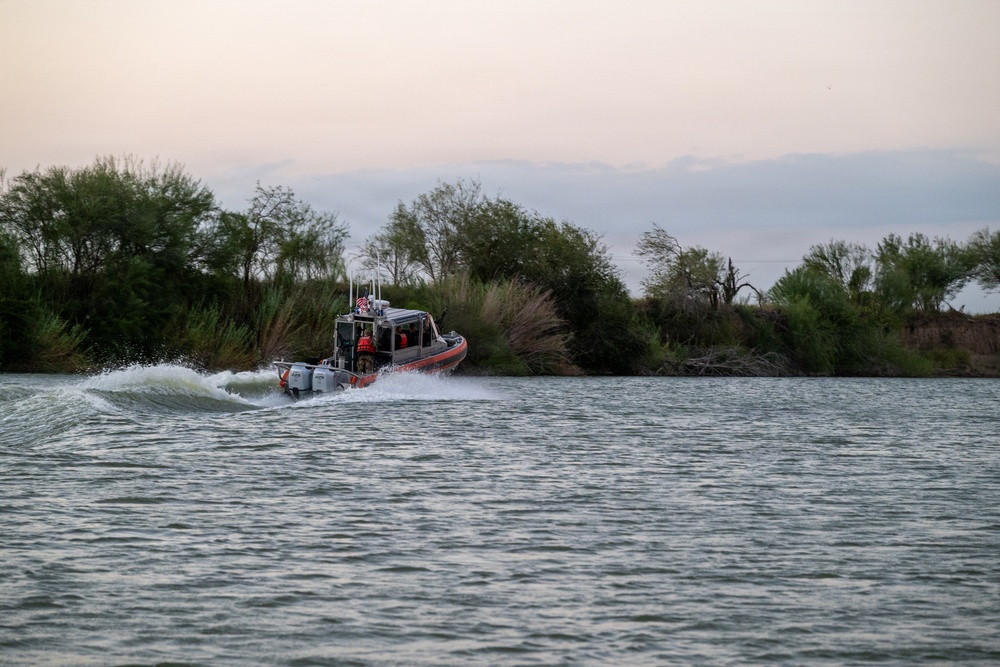 Coast Guard Atlantic Area Commander visits Coast Guard, U.S. Border Patrol personnel at southern border
