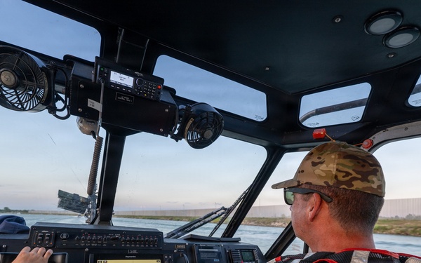 Coast Guard Atlantic Area Commander visits Coast Guard, U.S. Border Patrol personnel at southern border