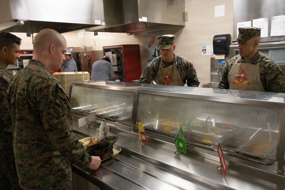 Marine School of Artillery Command serves trainees at Thanksgiving
