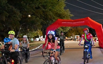 Turkey, Tinsel Family Fun Run ushers in holiday season at BLORA